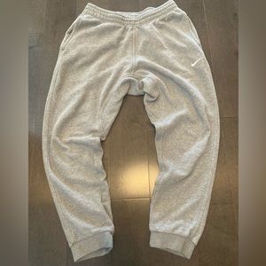 Grey nike men’s large jogging pants